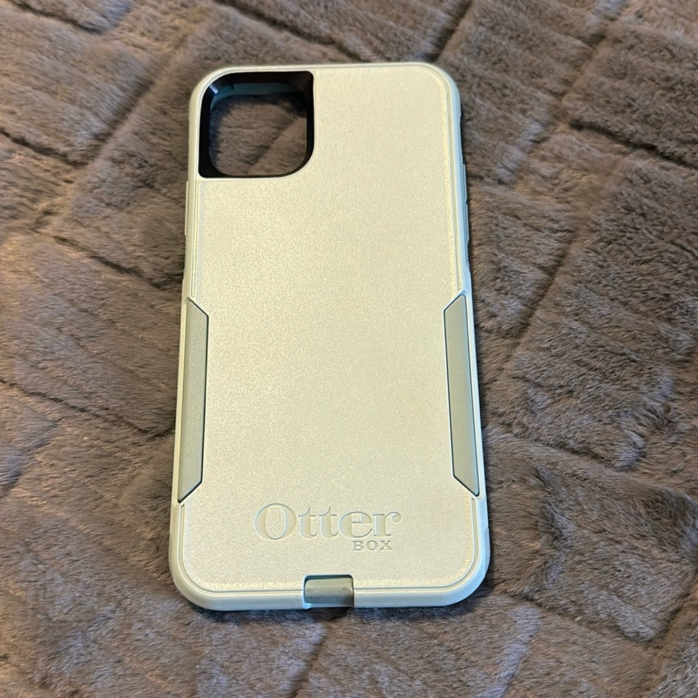 11 pro max otter box case